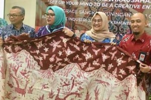 Batik Janari Kuningan Siap Go Internasional